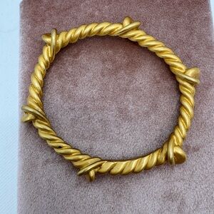 🪢⚓️ Vintage Liz Claiborne Yellow Gold Tone Twist Knot Bangle 2.5” Inner Diameter
